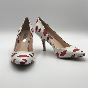 INC Women’s Zitah Lip White Pointed Pumps. Size 8